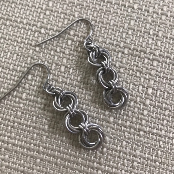 Chainmaille everyday necklace and earrings set - Picture 3 of 6